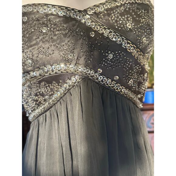 DB Studio Gray Empire Waist Silver Beaded  Flowing Strapless Size2 Formal Dress - Picture 1 of 10